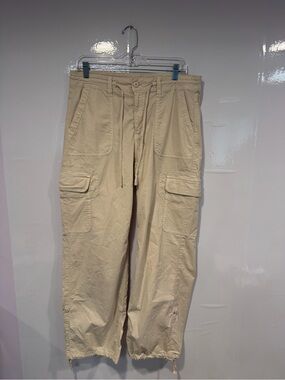 American Eagle Convertible Beige Cargo Jogger Pants with Drawstring‎ Waist